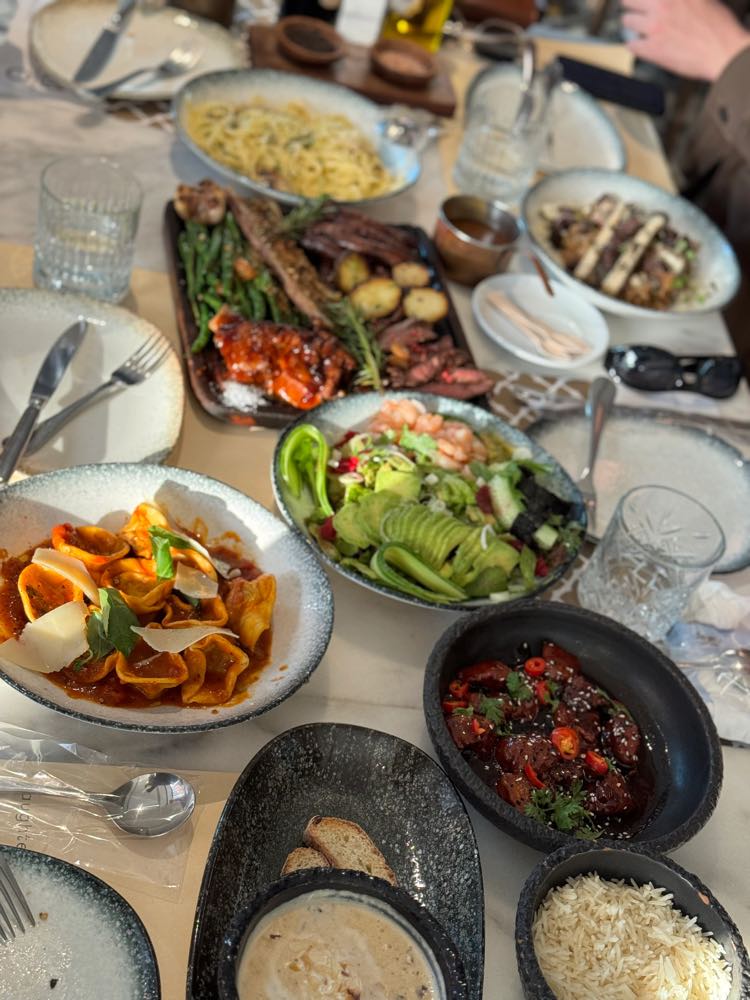 Mo Bistro