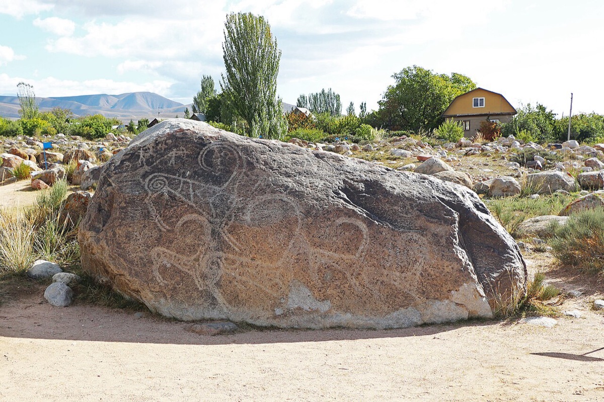 Cholpon-Ata Petroglyph Museum