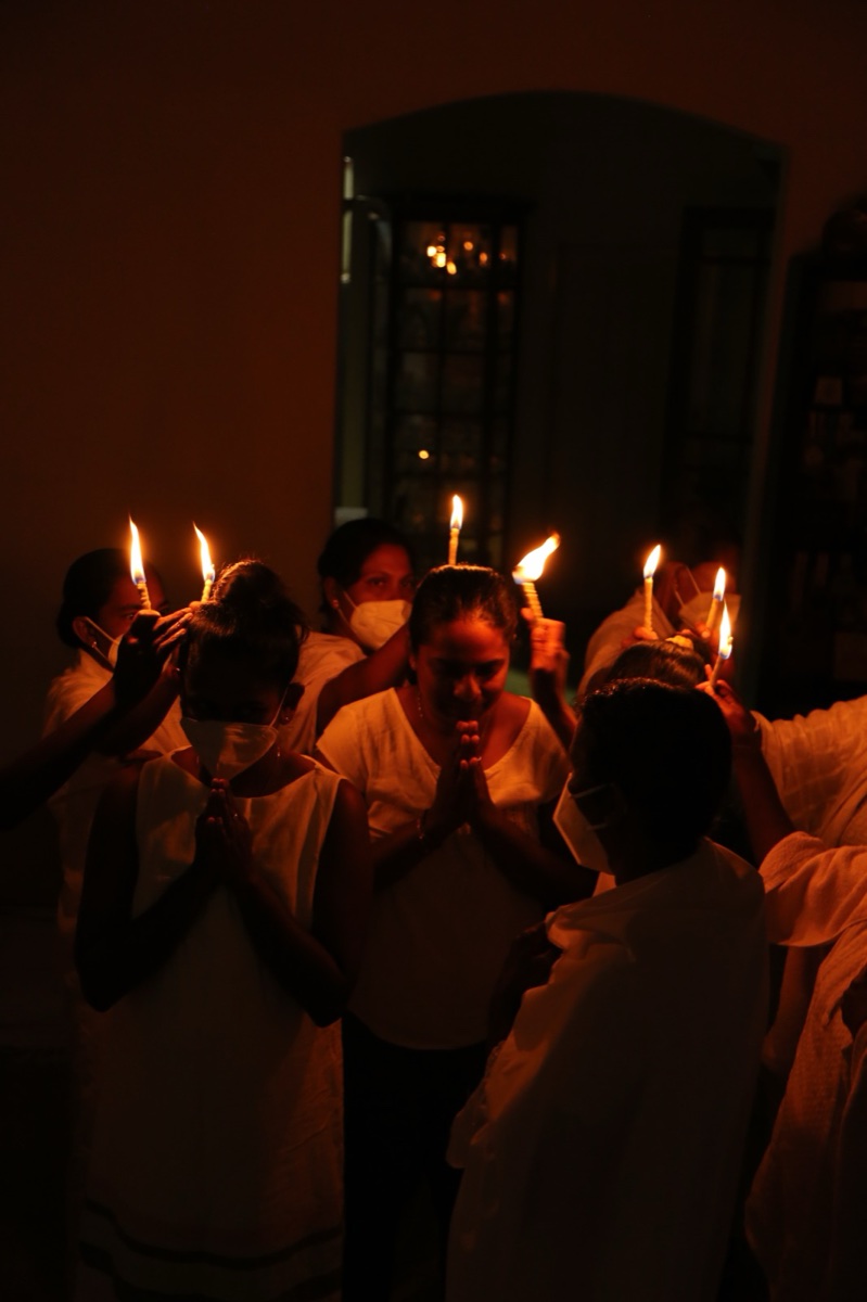 Morning Alms Giving Ceremony (Tak Bat)