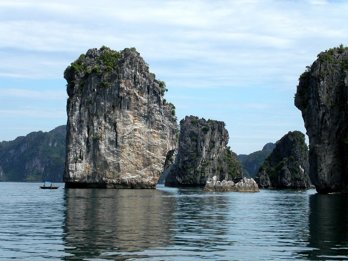 Ha Long Bay (Day Trip from Hanoi)
